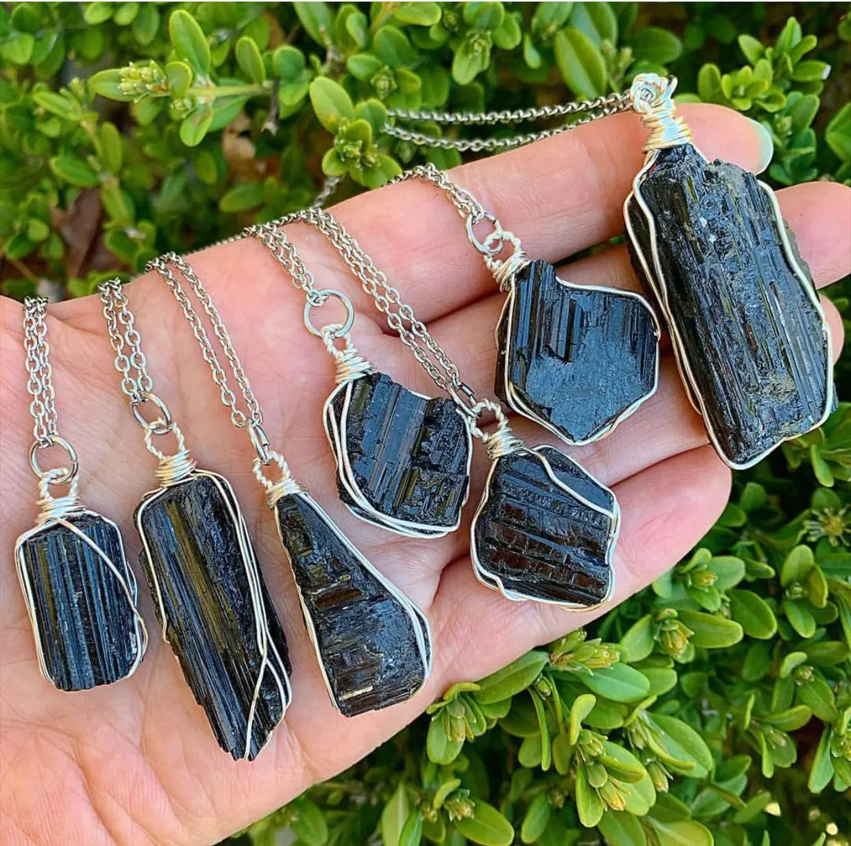 Hot Selling Handmade Irregular Natural Black Tourmaline Raw Crystals Stone Wire Wrapped Pendants Necklace