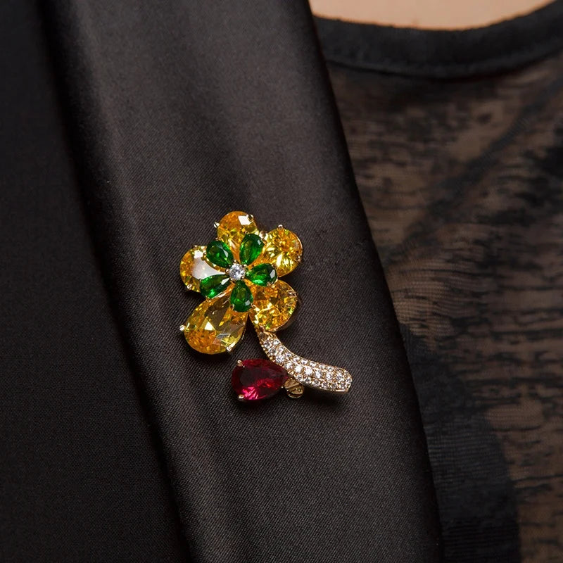 Luxury Flowers Breastpin Wedding Clothes Jewelry Fashion Noble Zircon Flower Design Lapel Pin Gift Vintage Colour Crystal Brooch