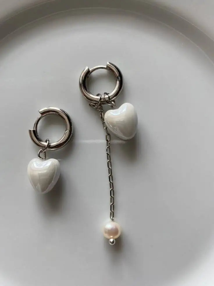 Custom Jewelry Ceramic White Floral Heart Charm Earrings for Women Cute Heart Drop Earrings Fashion Jewelry Wholesale