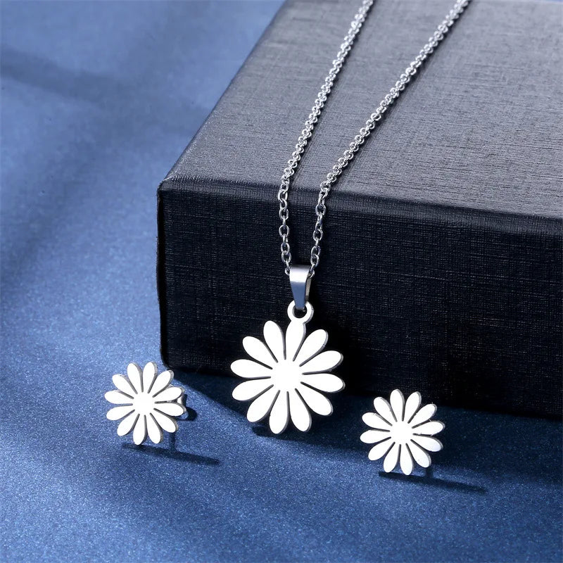 Hot Selling Fashion Cheap Stainless Steel Small Fresh Daisy Necklace Earring Set for Women