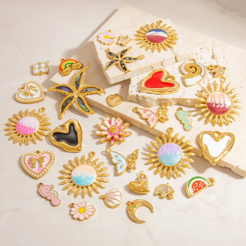 G3962 Wholesale Summer Trend Flower Heart Shape Pendant DIY Charm 18K Gold Plated Stainless Steel Accessories Fashion Jewelry