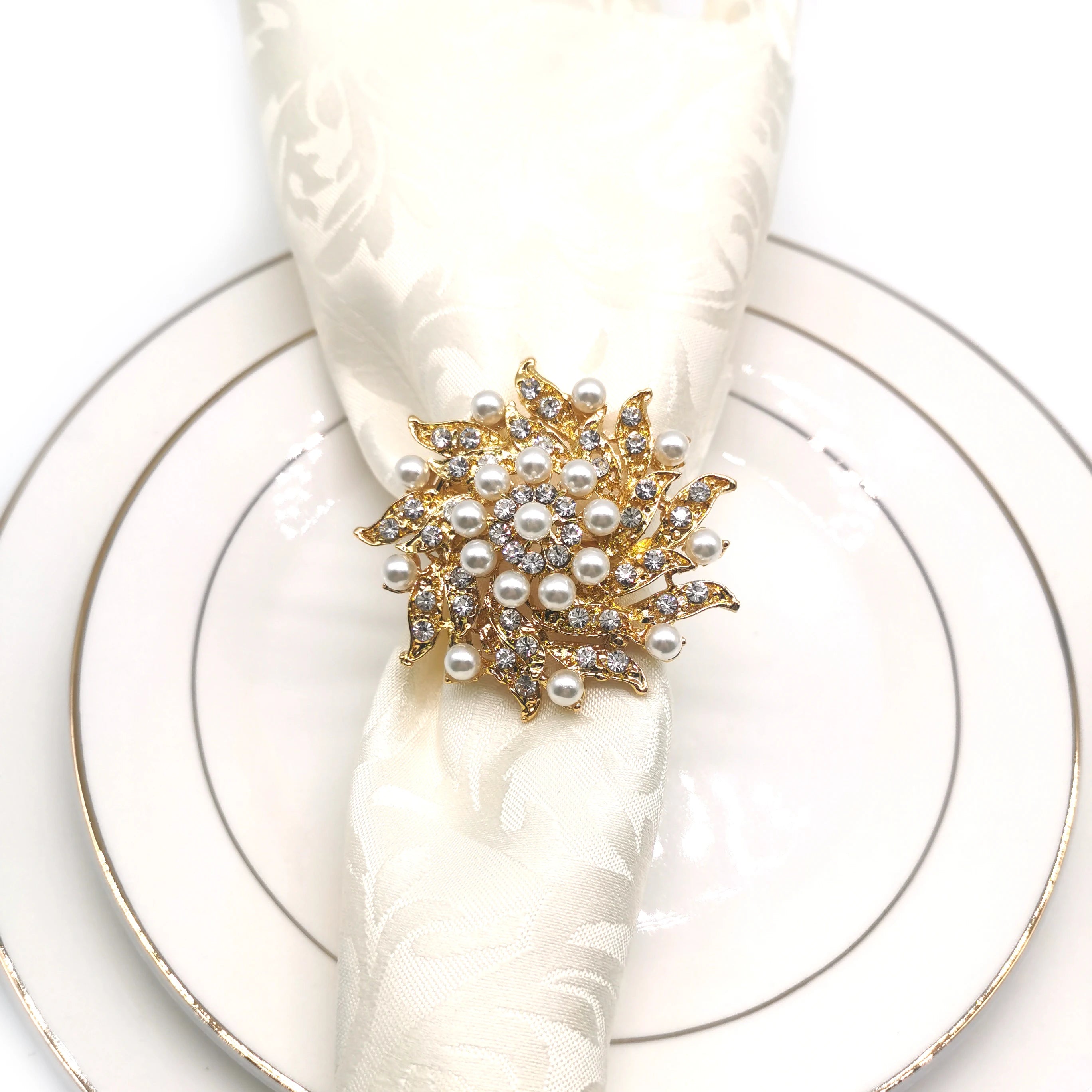 Wholesale Gold Metal Diamante Rhinestone Napkin Ring Pearl Rhinestone Wedding Napkin Holder for Party Banquet Table Decoration
