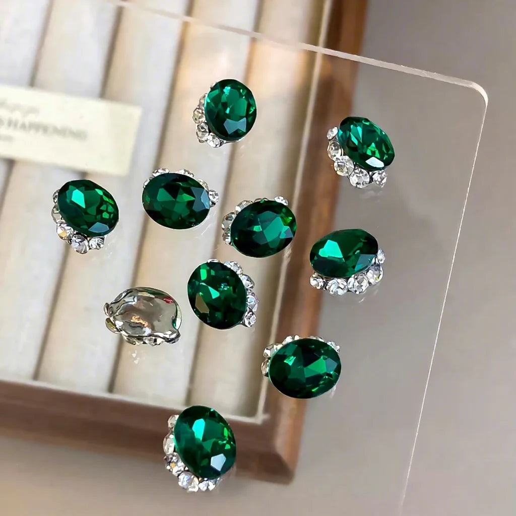 Luxury 3D Cartoon-Style Nail Art Jewelry Light Diamond Flow and Crystal Multi-Section Pile on Alloy with Jelly Back