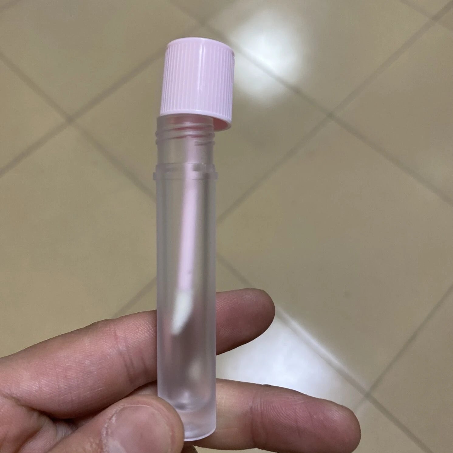 Empty Plastic White/black 7ml New Arrival Latest Design Empty Cosmetic Container with Applicator Lip Gloss Tube