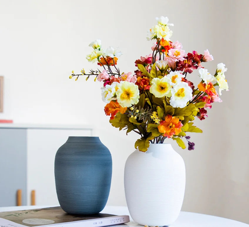 Customized Scandinavian Modern Tall Ceramic Vase Simple Decorative Flower Utensils for Living Room TV Cabinet Dried Flower