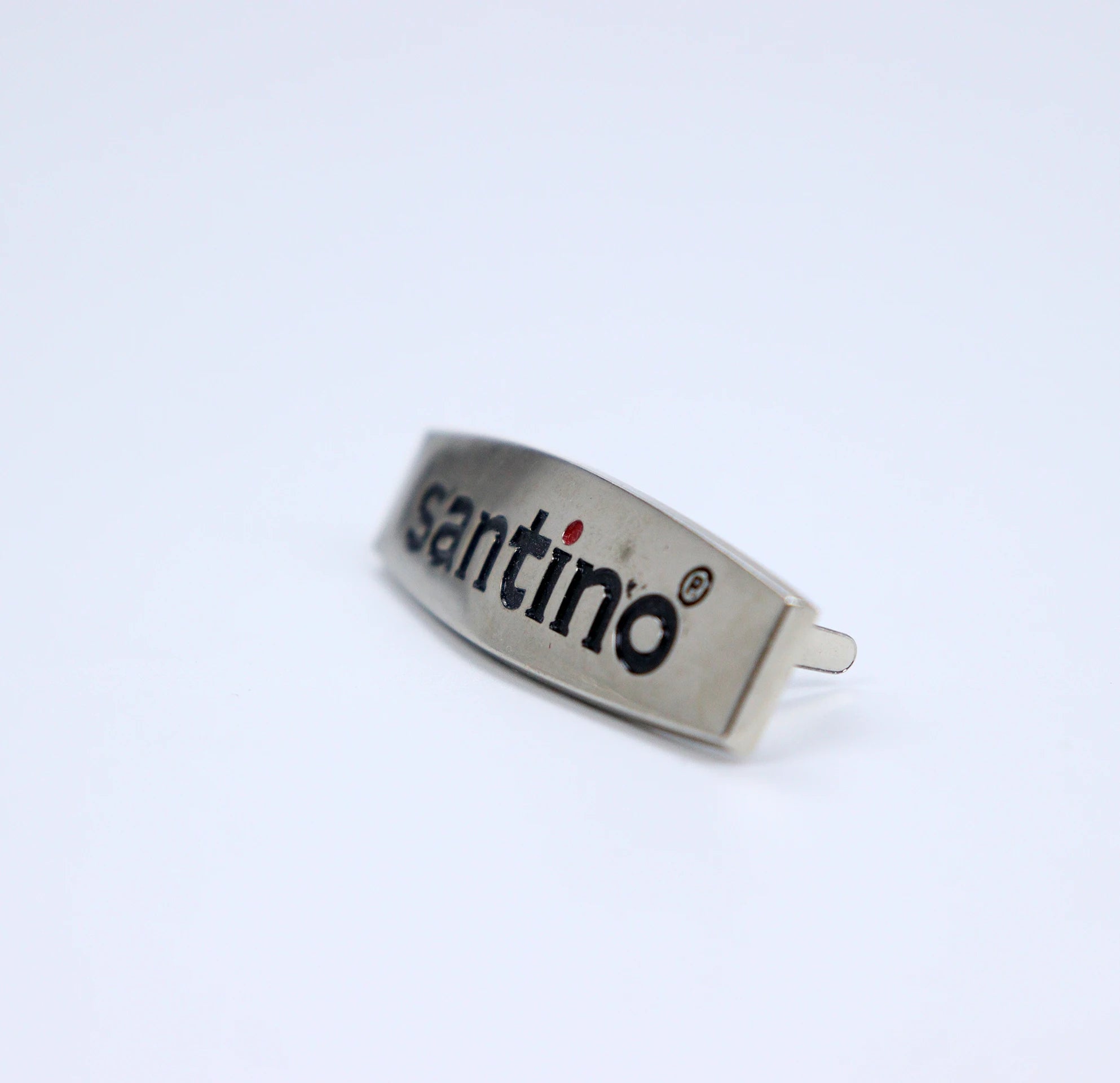 Custom Brand Sew-On Zinc Alloy Logo Badges LED Flashing Nickel-Free Finish Customized Shape for Luggage/Clothing/Bags High