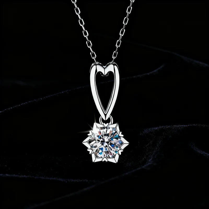 Factory Direct Fashion Sweet Snowflake Vvs D Color 1CT Moissanite Heart Pendant S925 Sterling Silver Necklace for Women Gift