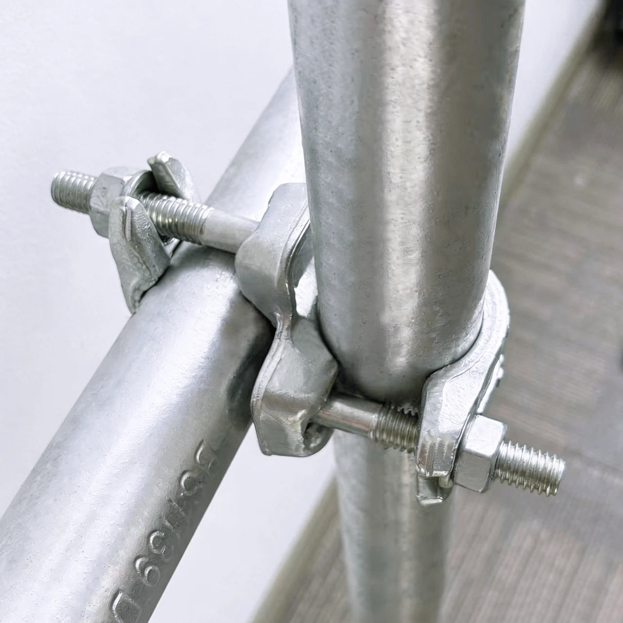 Ladder & Scaffolding Parts Pressed Scaffolding Pipe Swivel Coupler Fixed Coupler for Efficient Pipe Connection