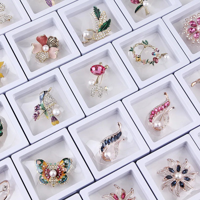 Brooch Pins Channel Lapel Pin Rhinestone Fashion Ladies Box Enamel Lion Gift Brooches Women