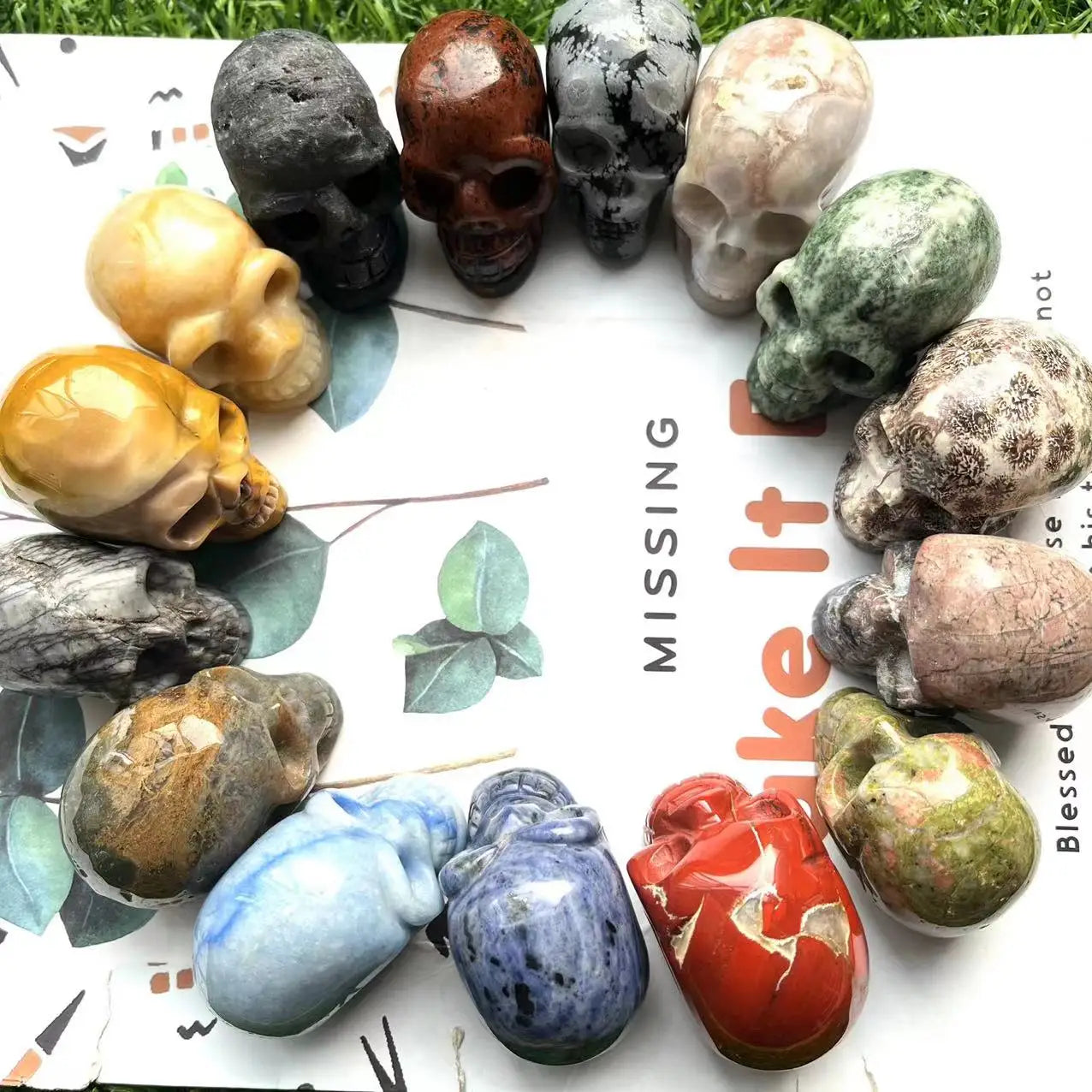 Wholesale Natural Crystal Different Materials  2 Inch Skulls  Healing Quartz Crystal Skulls