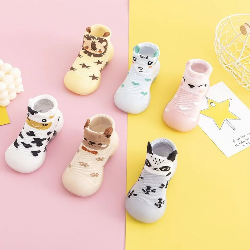 Baby Sandals Summer Leaky Shoes Breathable Sandals 0-1-2-3 Year Old Non slip Soft Sole Walking Shoes