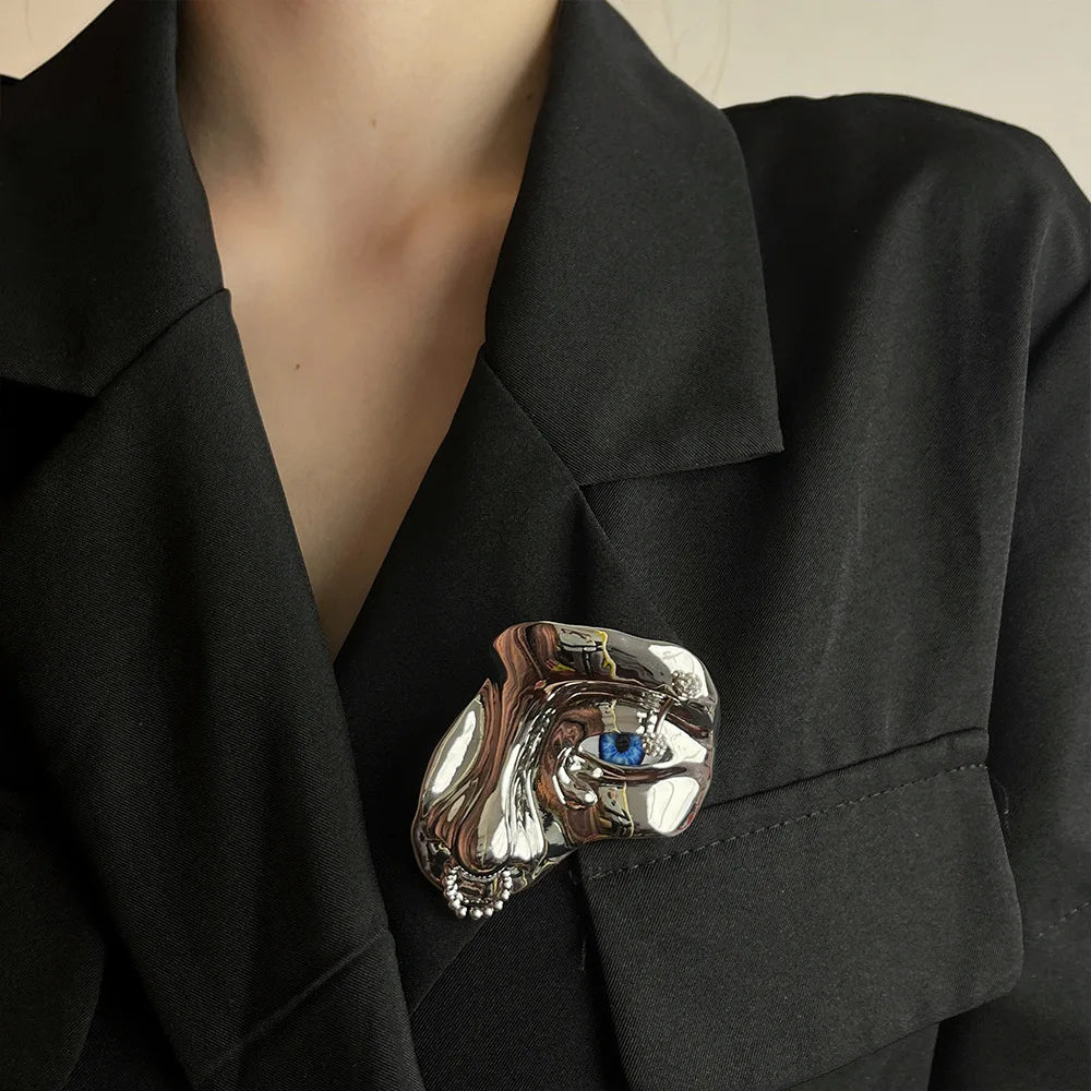 New High-end and Exquisite Brooch - Golden Personalized and Exaggerated Vintage Mask - Customizable
