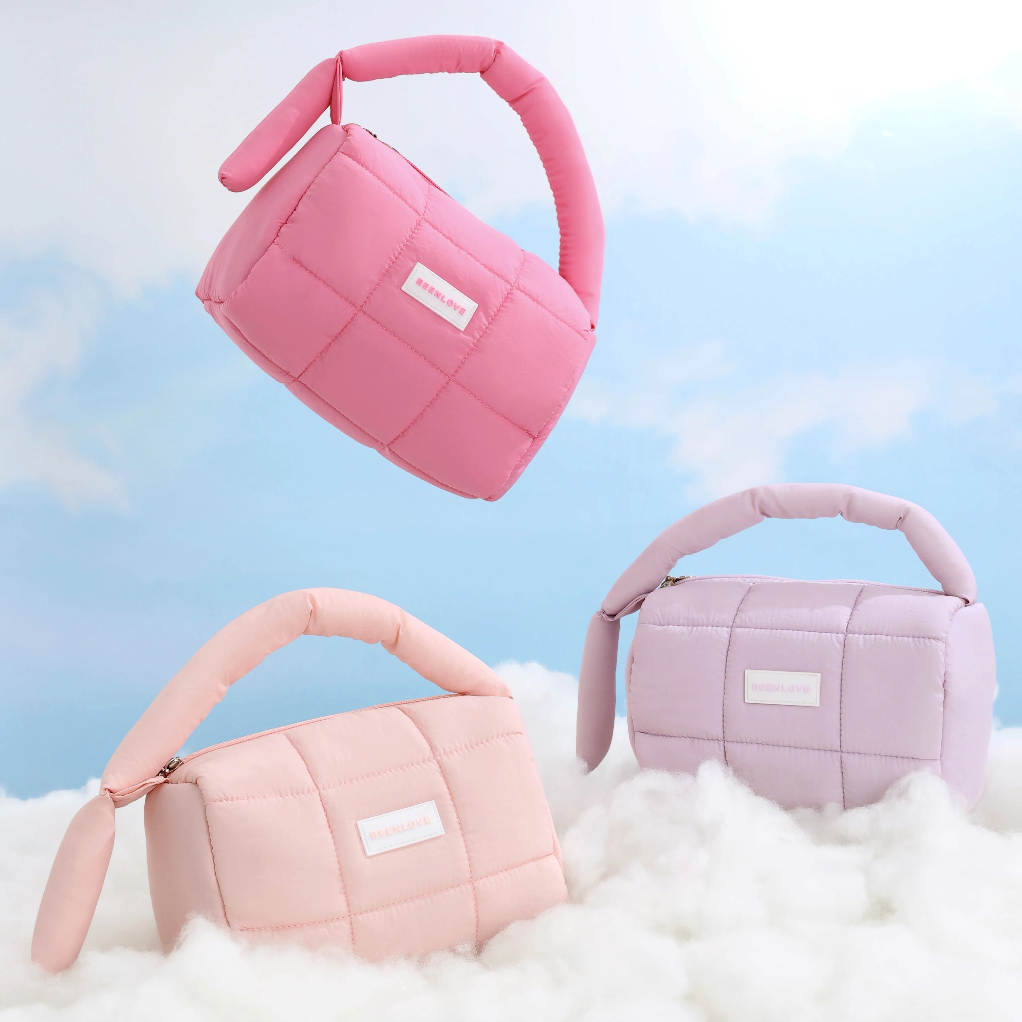 RUNHUI Puffy Custom Logo Lightweight Zipper Quilted Travel Cotton Padded Nylon Tote Cosmetic Makeup Bag with Round Handheld