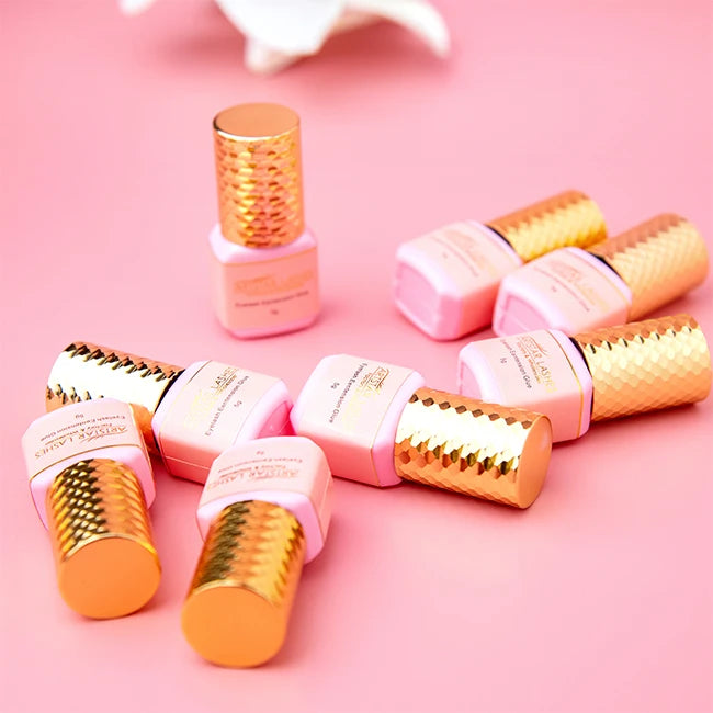 Professional 8 Week Eyelash Glue Premium Liquid 0.5 Second Dry Time Oil Proof Strong Hold Private Label Lash Glue