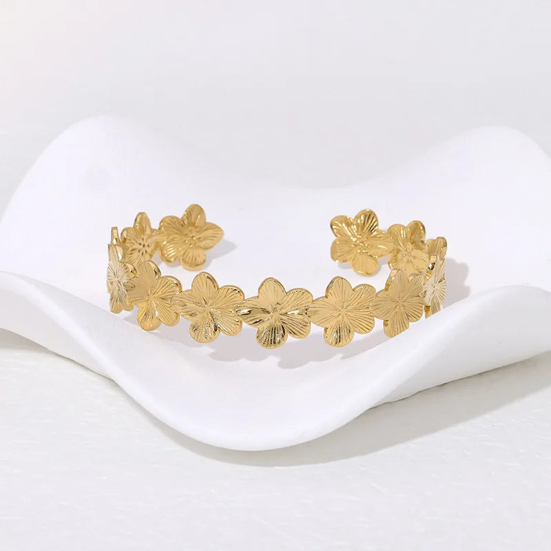 Beimai OEM Anillos Flower Titanium Steel Bracelet Niche Design 18K Gold Non-fading Open Stainless Steel Ladies Bangle