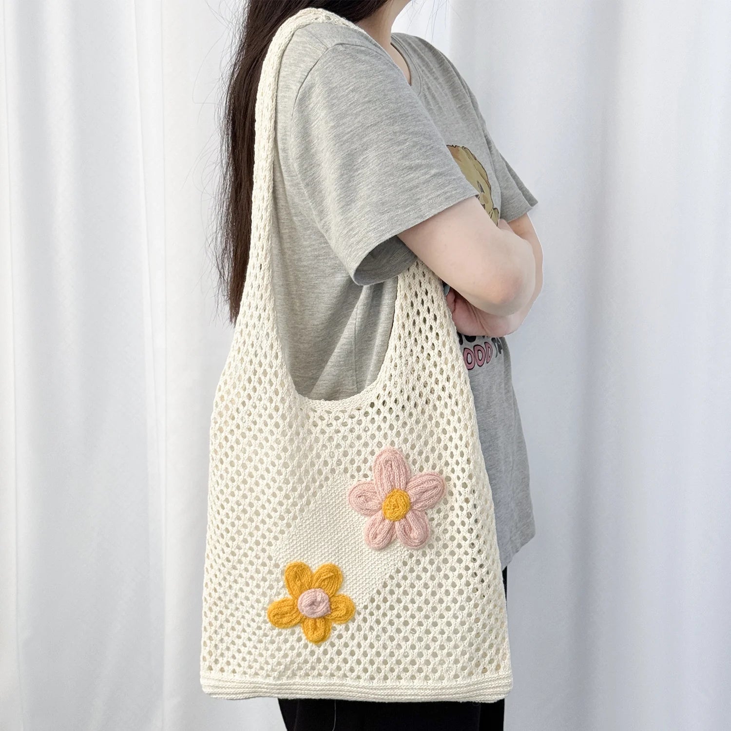 2024 Chic Trendy Lightweight Crochet Tote Bag Hollow Handmade Knitted Beach Bag for Women for Summer Autumn Winter Spring