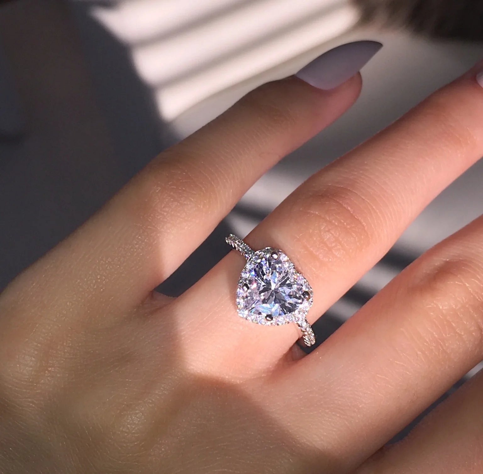 Huitan Sweet Pure CZ Heart Cubic Anillos Lovely Fashion Shiny Diamonds Macro Pave Girls Women Silver Heart Rings
