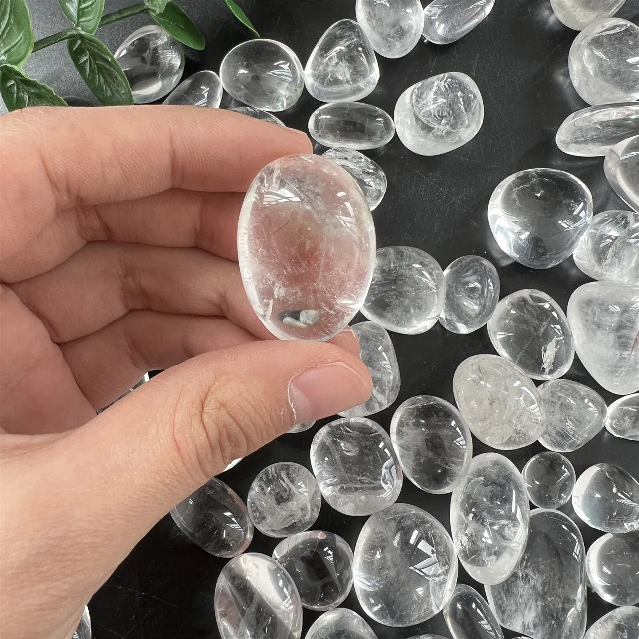 Hot Selling Natural Bulk Polished  Han Crystal Crafts 2-4 cm Clear Quartz Gravel Tumbled Stones