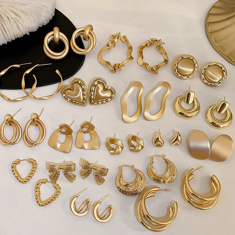 Kaimei 2022 Earring Fashion Jewelry Exaggerated love Bow Geometric Earrings Metal Wind Designer Vintage Irregular Stud Earrings