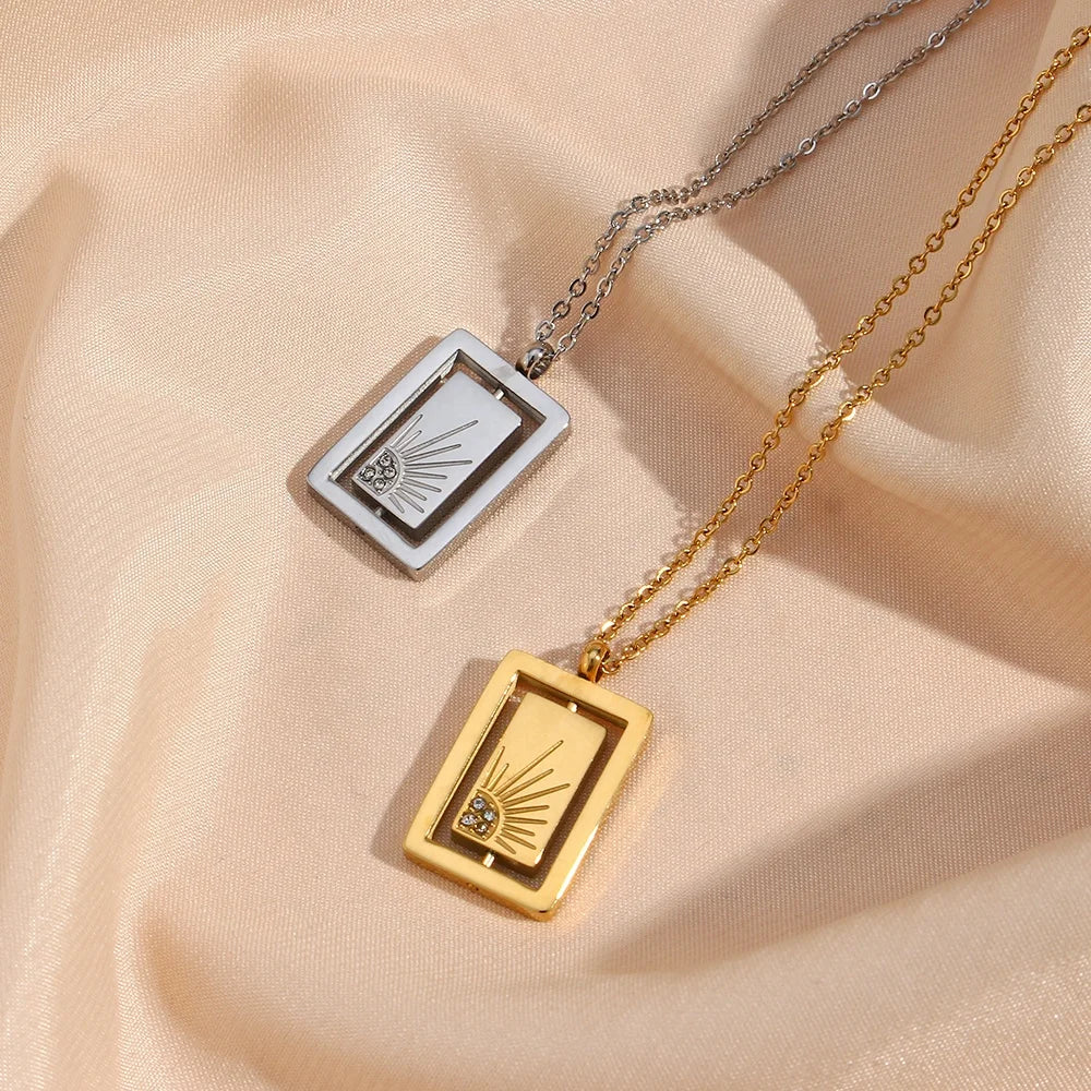 Dreamshow Rotatable Hollow Zircon Necklace Engraved Sun Ray Pendant Necklace for Women Stainless Steel Design Jewelry