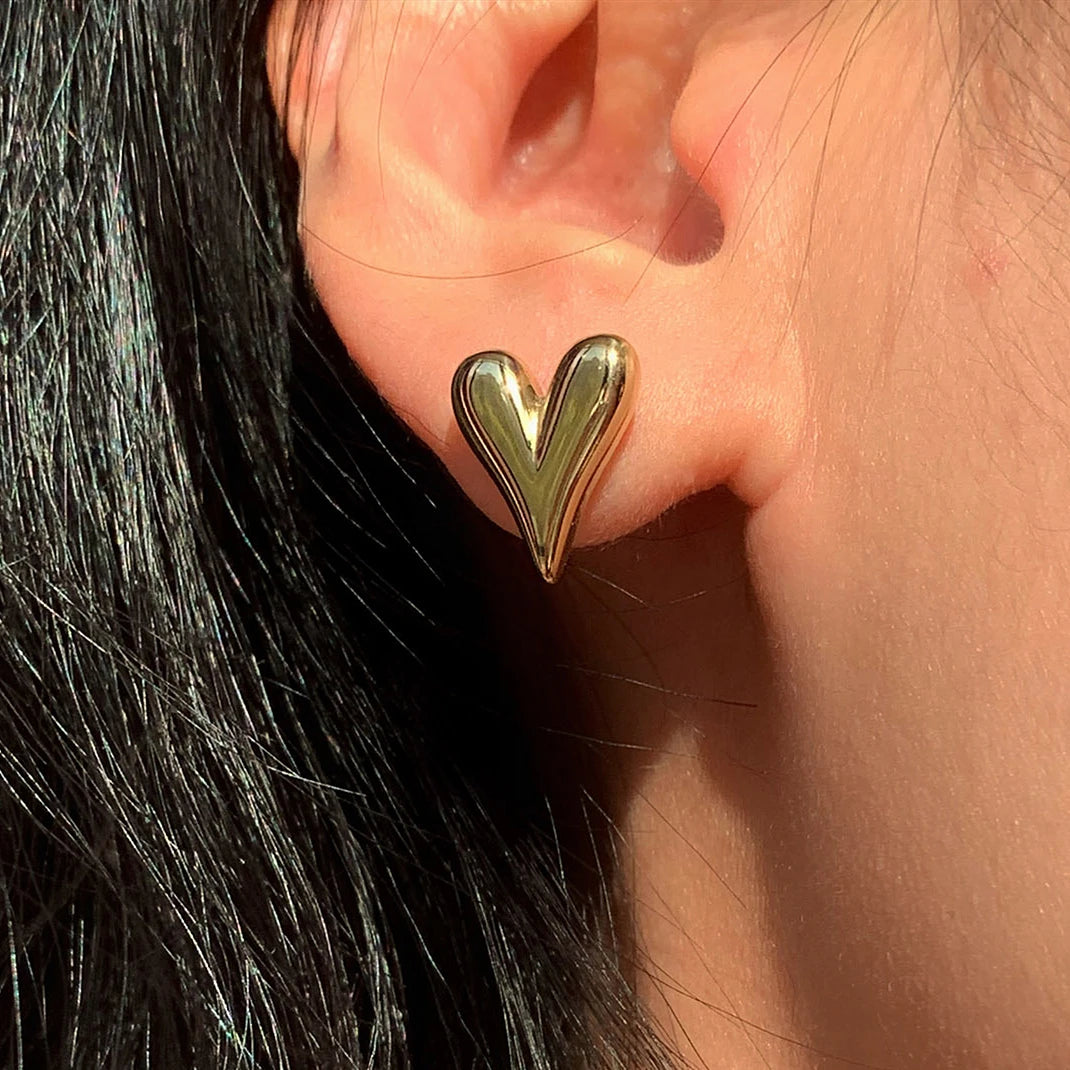 2022 Hot Sale Fashion Jewelry Stainless Steel Stud Earrings Temperament Gold Plated Heart Earrings for Women Girls