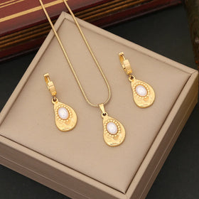 New 2 Pcs 18k Gold Plated Stainless Steel Pearl Jewelry Set Necklace Earrings Women Tarnish Free Jewelry Set