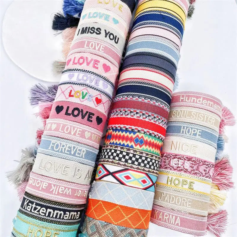 Factory Direct Sales Wholesale Price Friendship Knot Bracelet