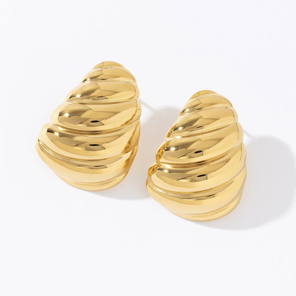 Minimalist Personalized Waterproof 18K Gold Plated Stainless Steel Engraved Croissant Stud Earring