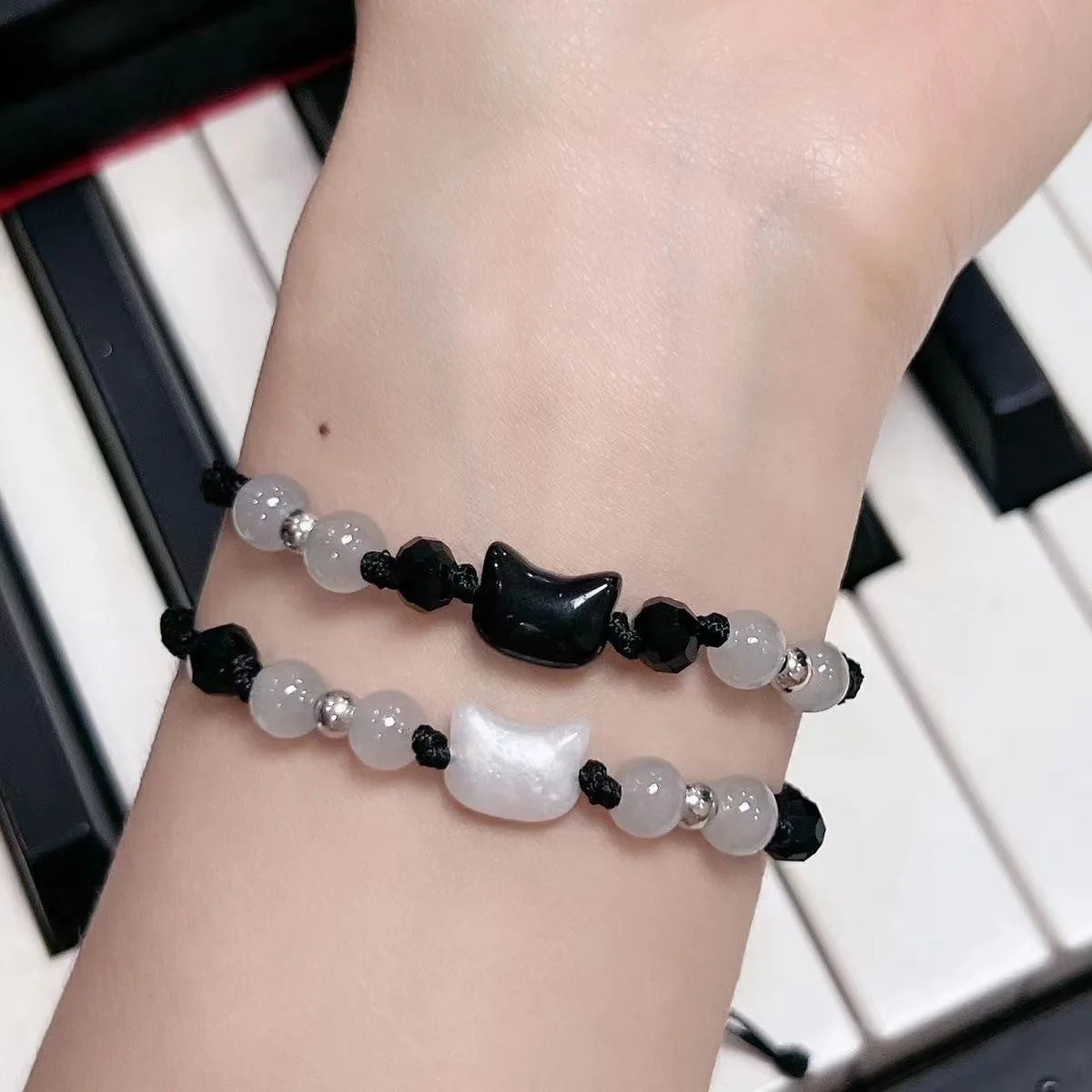 Pulsera Pareja Black and White Beads Bracelet for Men Women Best Friend for Bestie Girl Hand Jewelry Cat Charm Pendant Bracelet