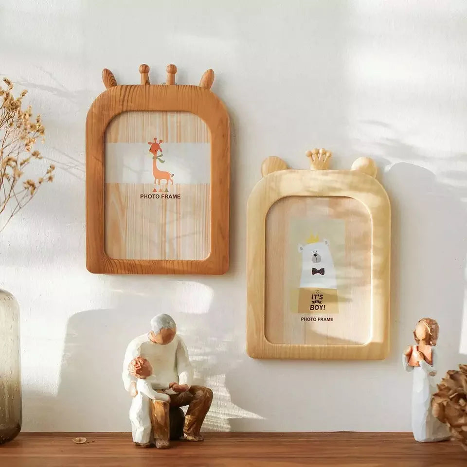 Plastic Simulated Wood Grain 7 Inch Bear Photo Frame for Wall and Desktop Cartoon Decoration