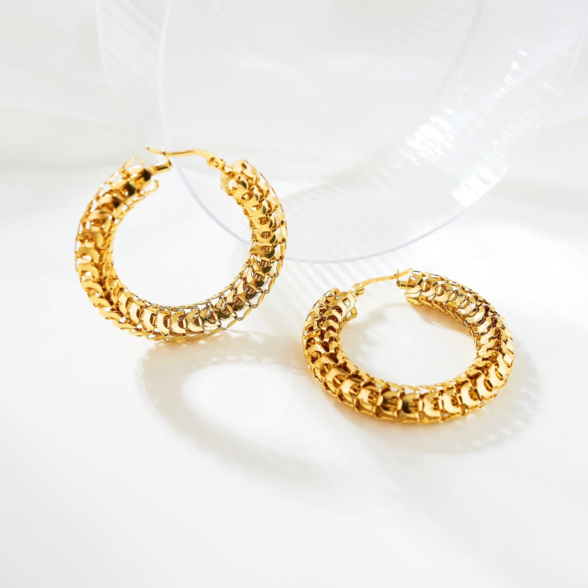 Dazan New 18k Gold Plated Hypoallergenic Stainless Steel Classic Chunky Super Shine Snake Bone Snap Hoop Earrings Office Jewelry