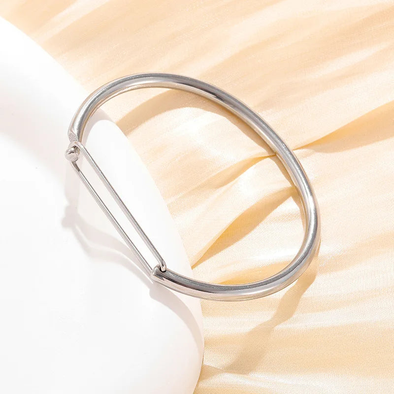 Fashion Simple 18K Gold Plated Paper Clip Charm Bracelet Retro Smooth Stainless Steel Couple Bracelet for Girls Festival Gifts