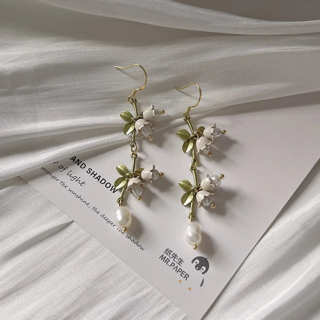 Linglan 925 Silver Needle Freshwater Pearl Handmade Earrings New Summer Trendy Long Charm Design with Flower and Leaf Leaves