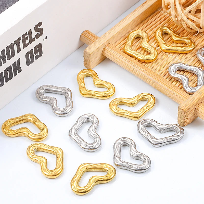 Low MOQ Irregular Heart Shape Stainless Steel Pendant Charms for Fashion Jewelry Necklace Making Findings