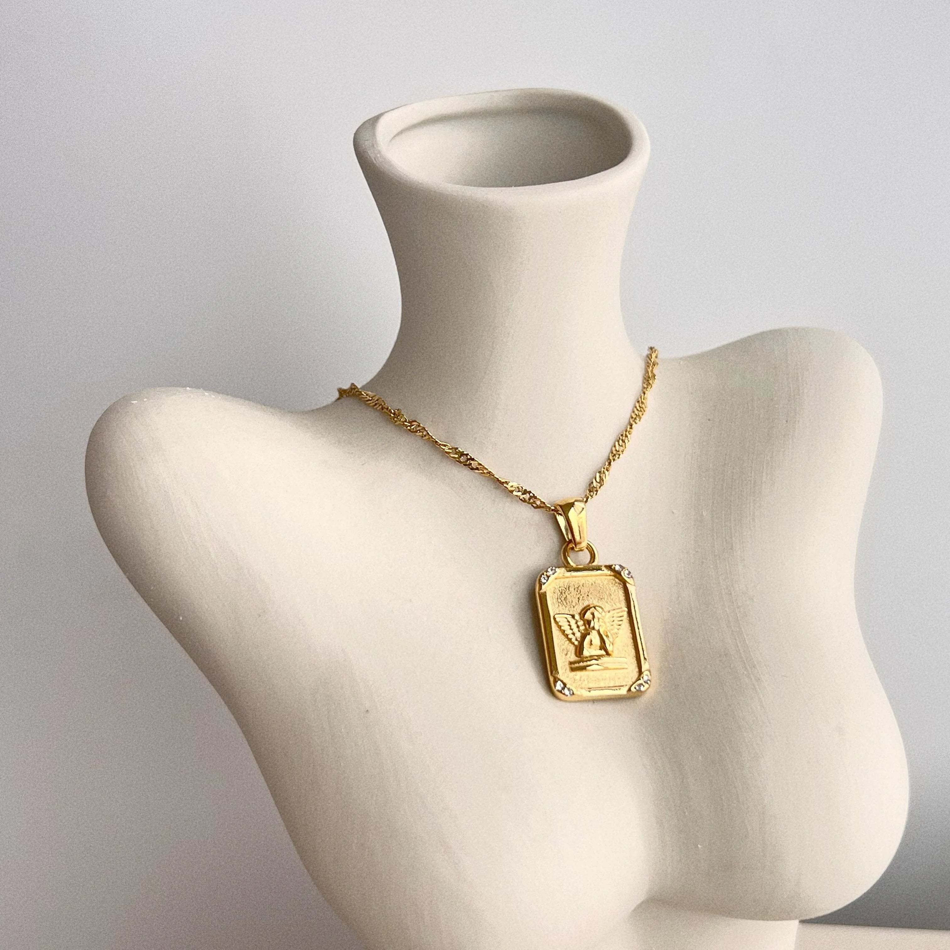 2022 Dazan New Summer Ins 18k Gold Plated Tarnish Free Stainless Steel Cupid Angel Square Pendant Necklace for Women for Party