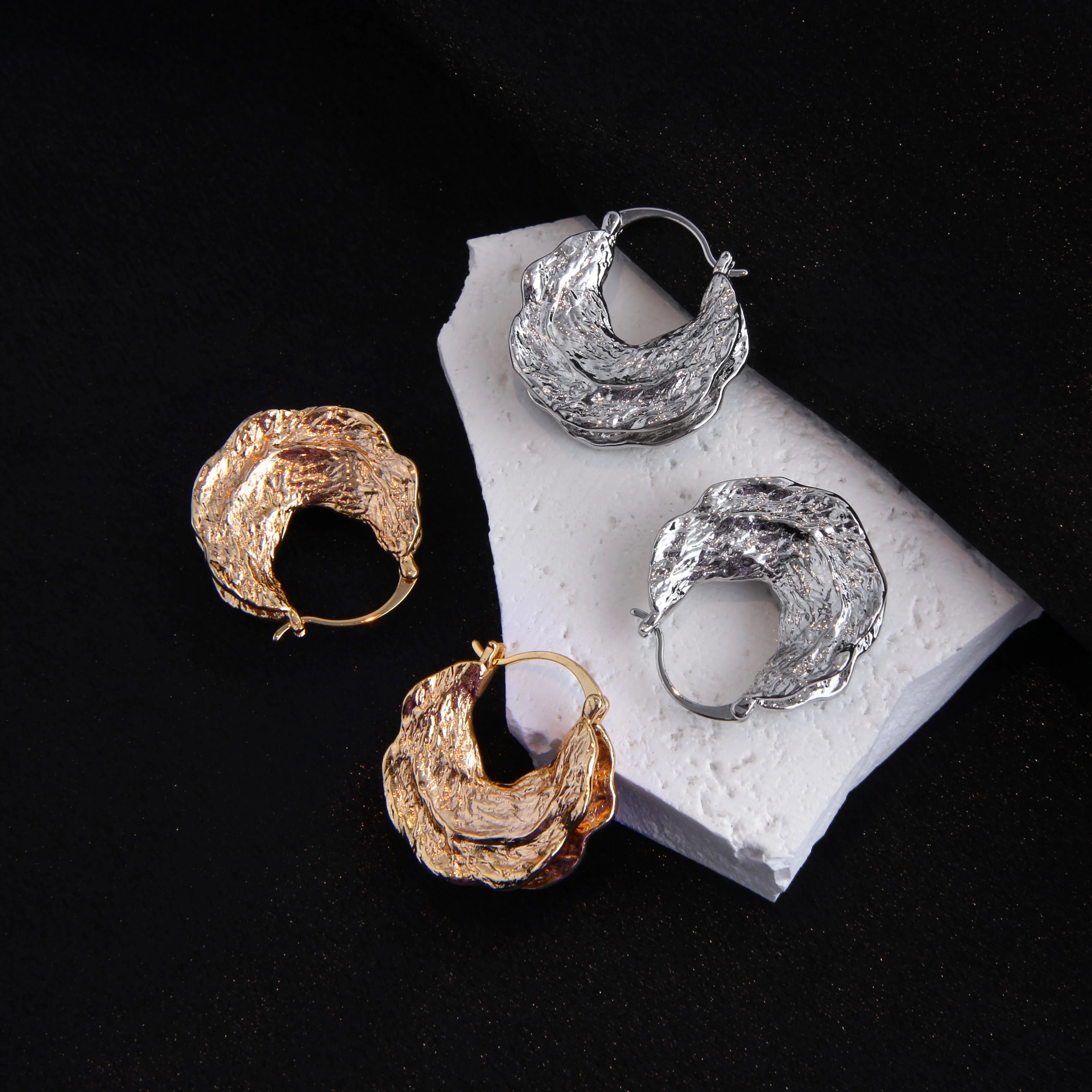 European American Retro Style Eco-friendly Women's Fashion Jewelry Water Drop Alloy Hollow Irregular Leaf Drop Earrings