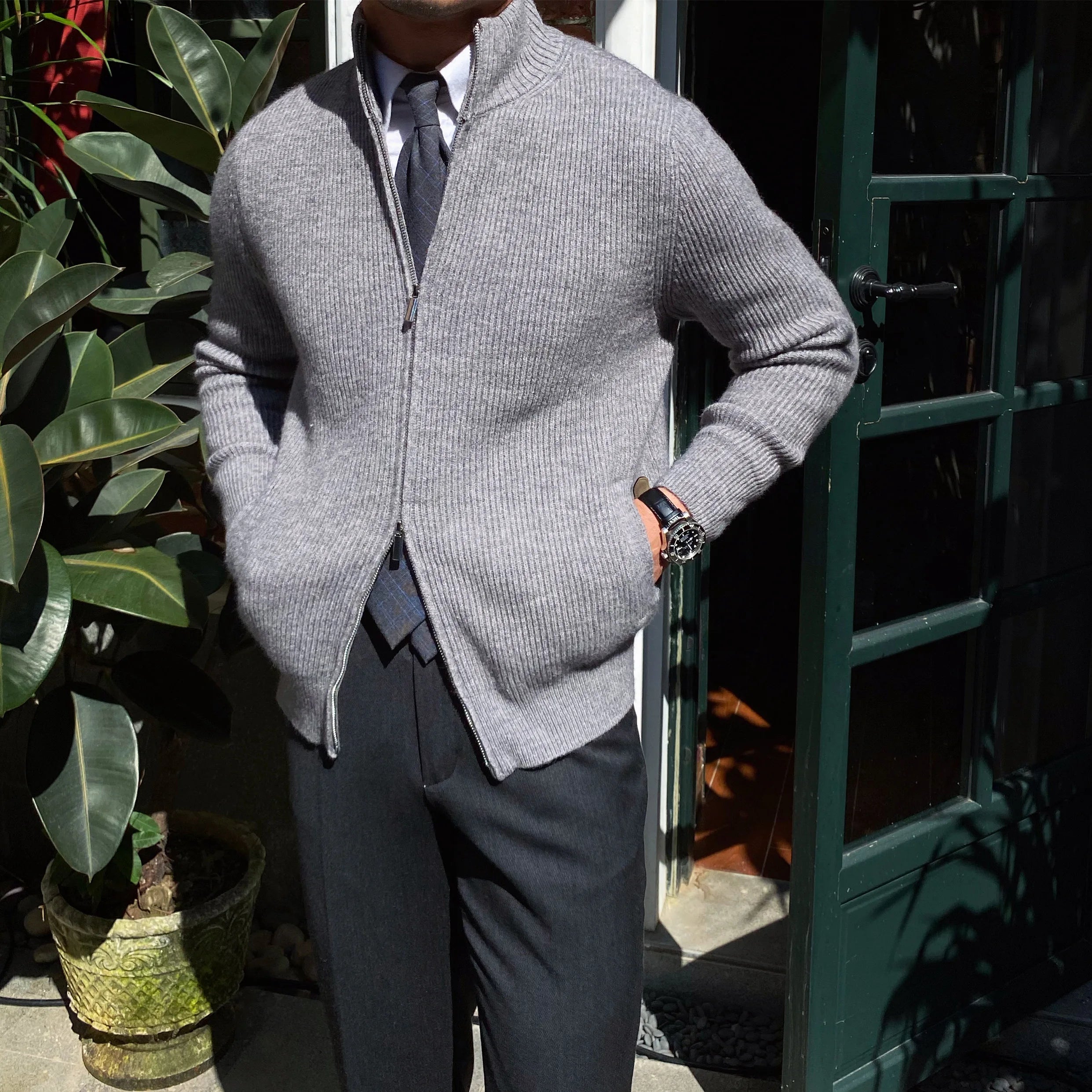 Men's Winter Cardigan Sweater Long Sleeve Stand Collar Warm Rib Knitted Pullover Jacket Zipper Closure Pattern English