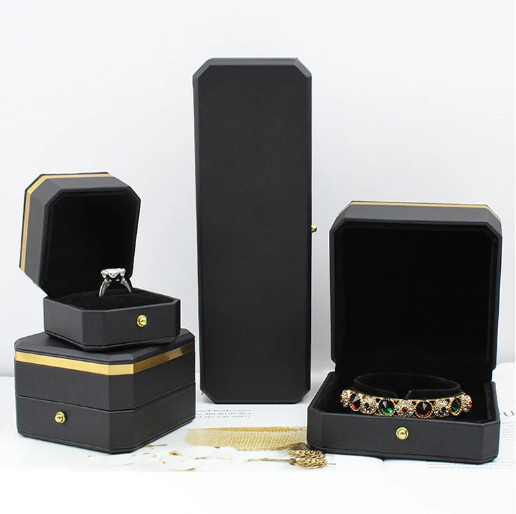 Custom Pu Leather Jewelry Box With Logo Gift Wedding Ring Earrings Studs Jewelry Packaging Box Necklace Bracelet Pendant