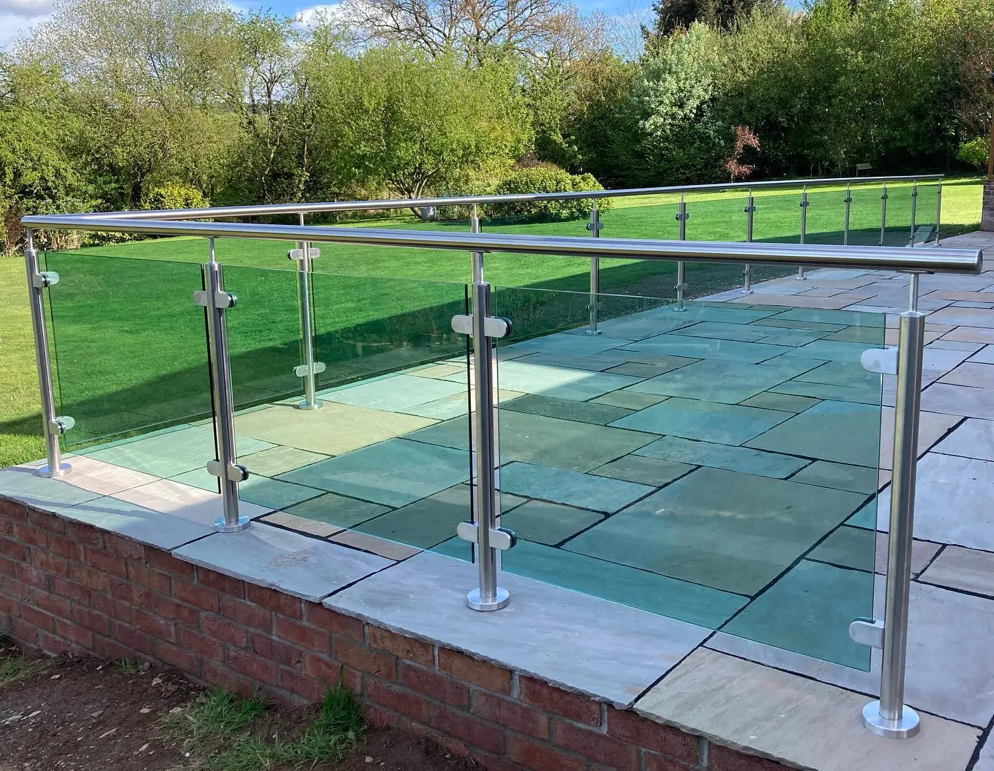 YL METAL Modern Stainless Steel Glass Balustrade Posts & Handrail for Villa Stair & Balcony DIY Installation