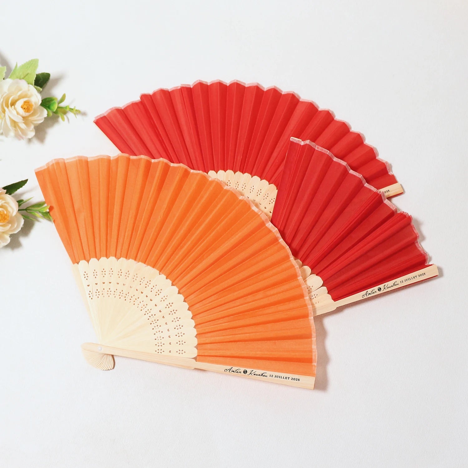 Custom Various Colors Wooden Handmade Wedding Silk Fan Chinese Party Favor Gift Bamboo Hand Fan with Printed Text