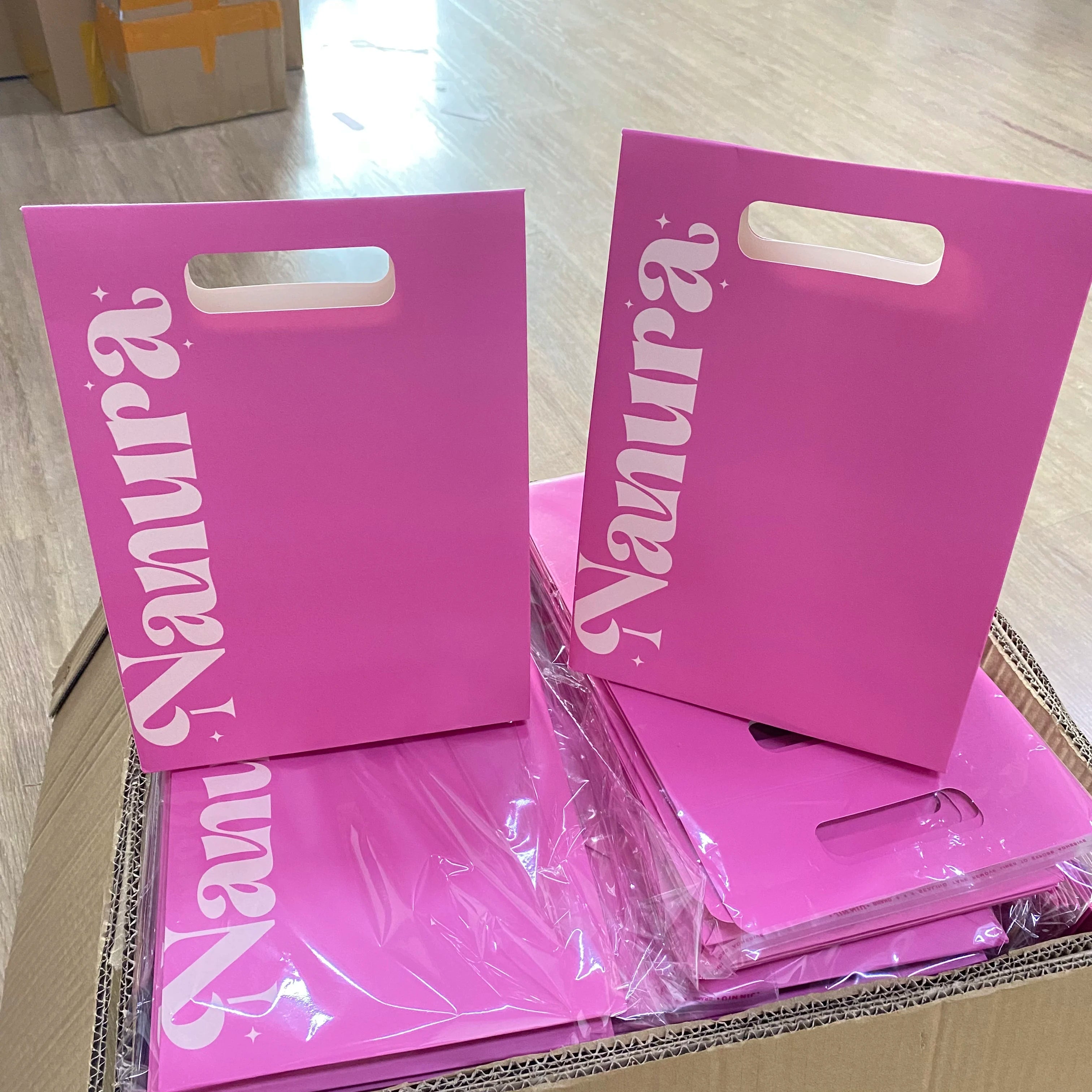 Customized Print Luxury Gift Paper Shopping Bag Packaging Wholesale Paper Bags with Your Own logo for Clothing Business