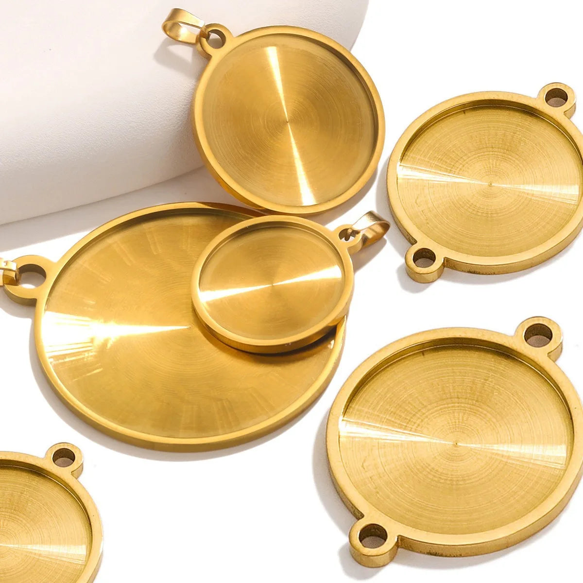 304 Stainless Steel 20mm 25mm 30mm 40mm Round Bezel Cabochon Pendant Blank Cabochon Setting Pendant Tray Base
