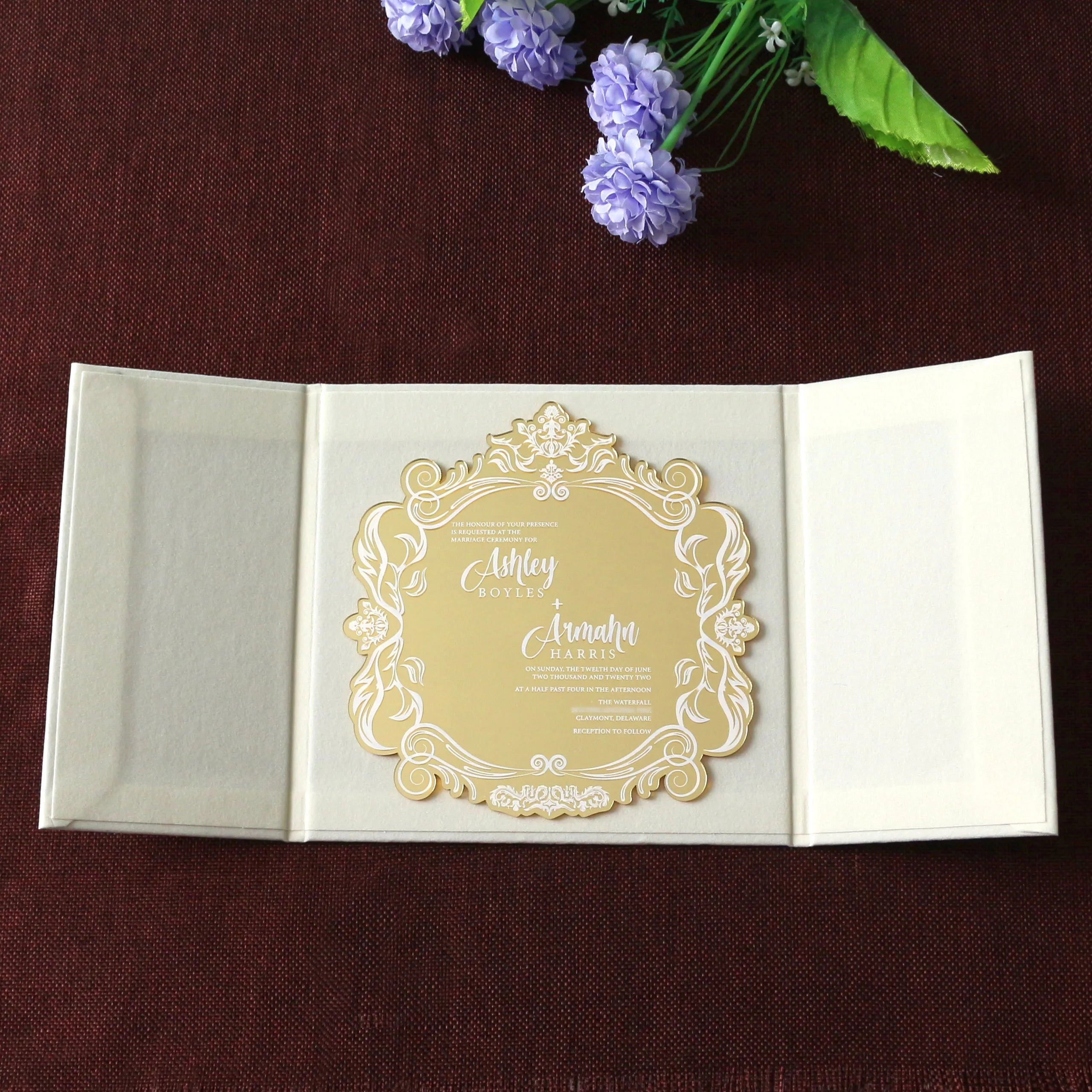 Newly Designed Gold Mirror Acrylic Wedding Invitation Card Ivory Gold Foiled Folio Velvet Hardcover with Paper Envelope