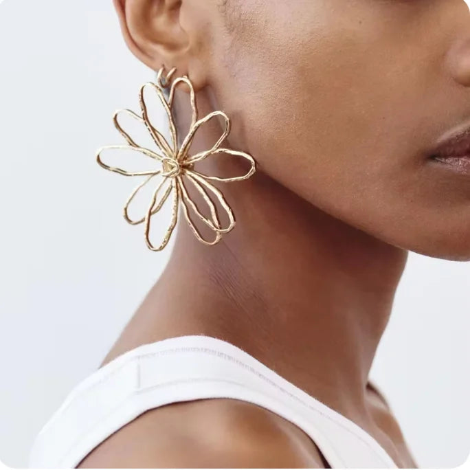 Exaggerated Retro Hollow Flower Earrings Elegant Simple Banquet Wedding Party Holiday Women Accessories