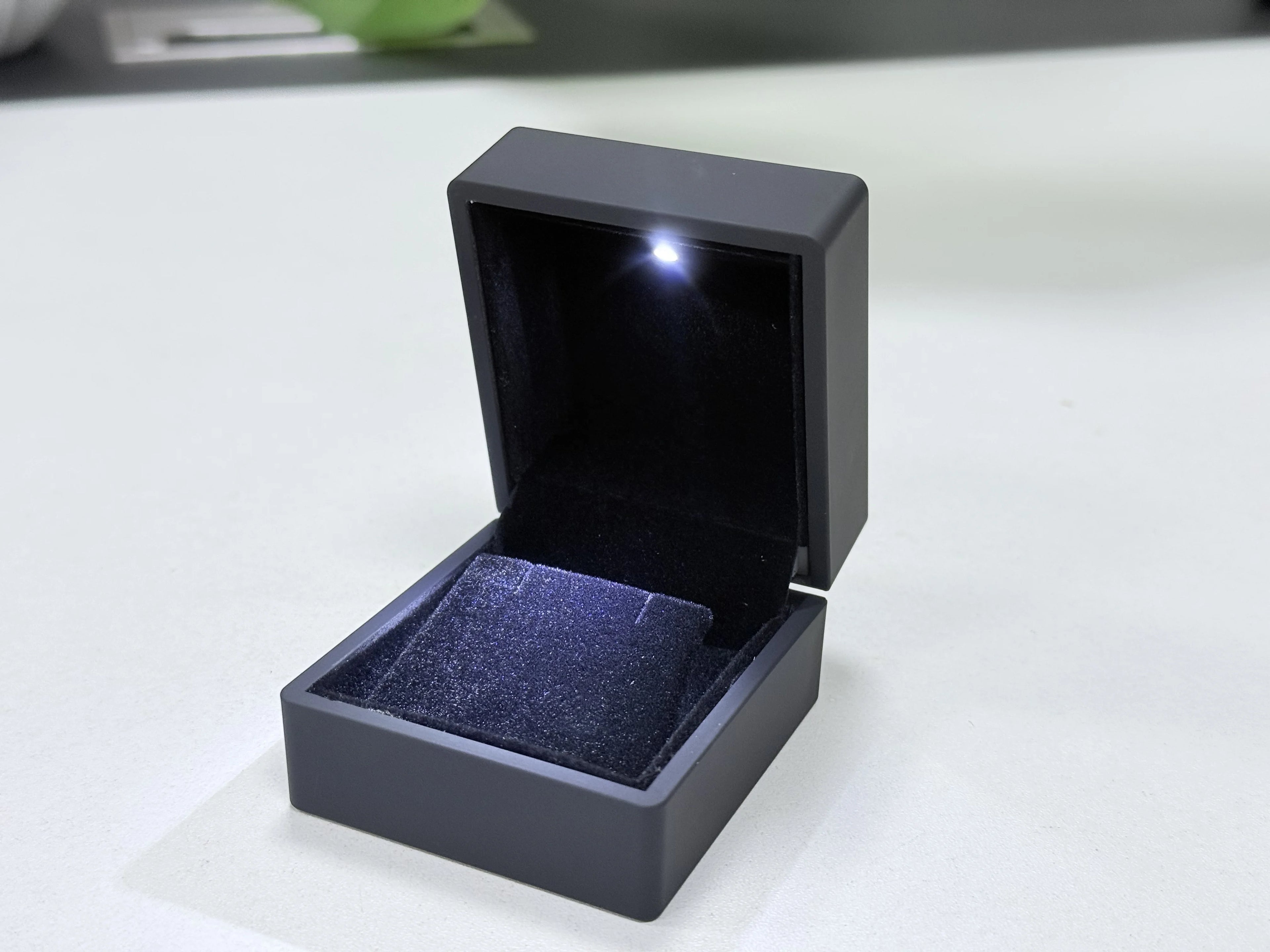 Stock Black LED Earring Box Customized Your Logo- Luxury  Stock Black LED Earring Box