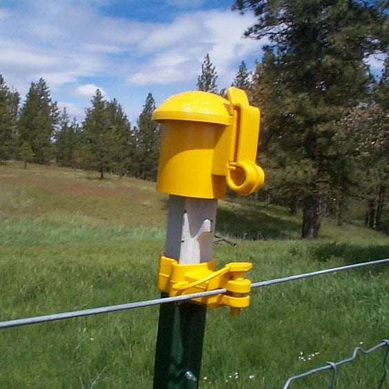 PE Yellow Star Picket Fence Post with Safety Cap for Outdoor Fencing Trellis & Gates