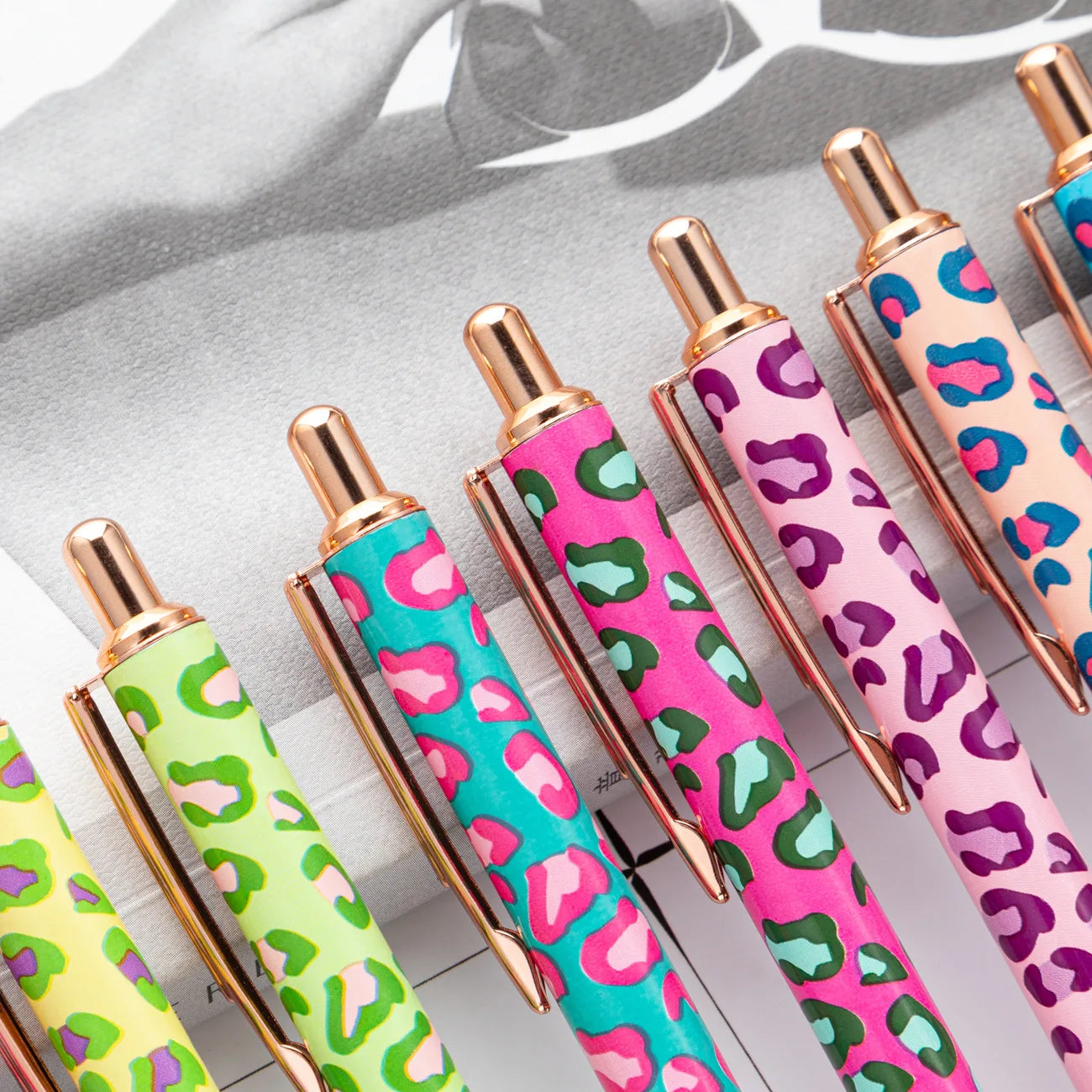 Multi-color Hot Transfer Leopard Pattern Ballpoint Pen Signature Pen Creative Gifts for Students Stylish Office School Supplies