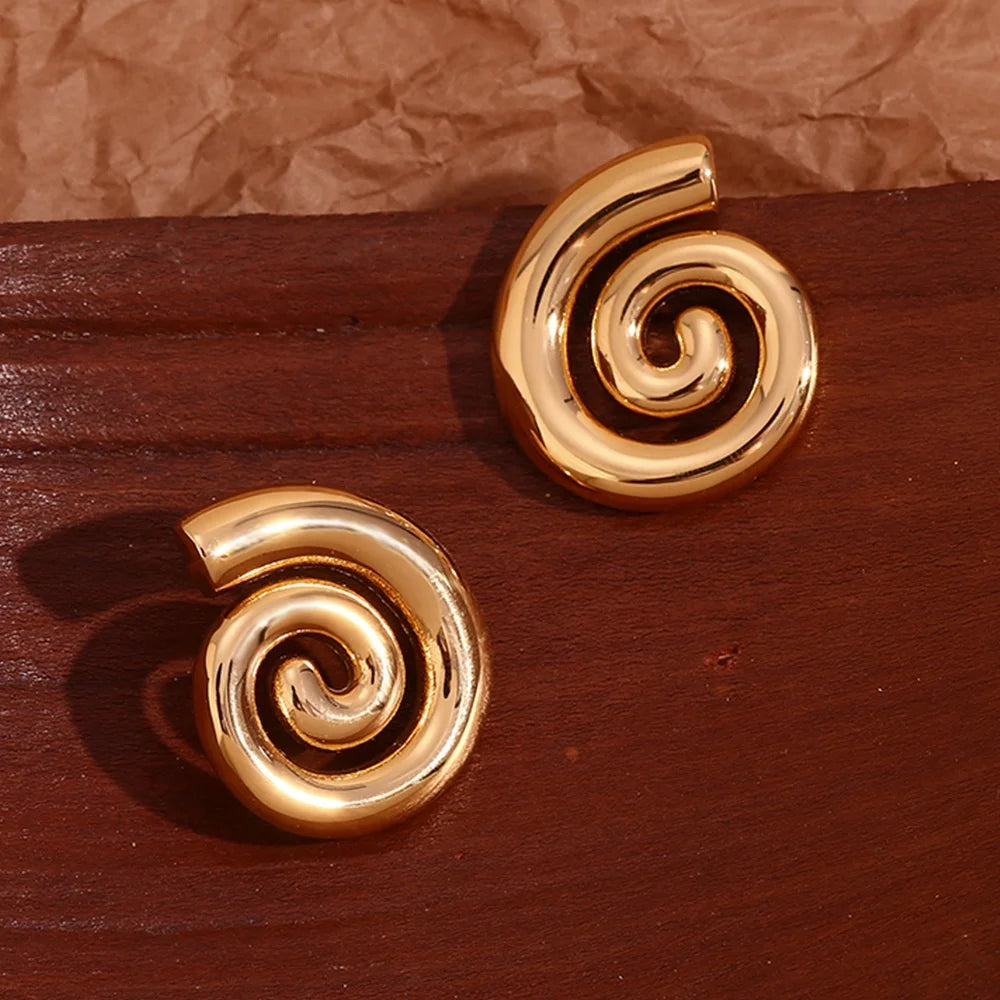 New Design Custom Fashion Luxury Jewelry Waterproof 18K Gold Plated Stainless Steel Winding Conch Design Stud Earrings for Girls