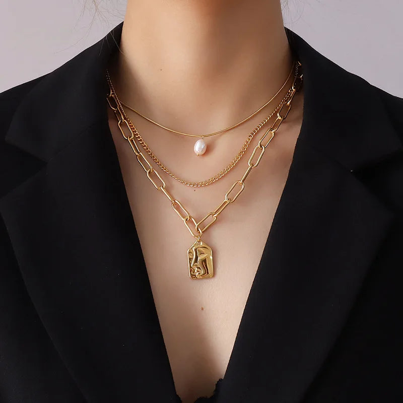 Fashionable 18k Gold Plated Triple Layered Necklace Stainless Steel Link Chain Face Natural Pearl Pendant Necklace