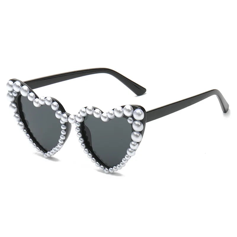 Hot Sale Wholesale Custom Fashion New Trendy White Pink Sunglasses Arrivals 2023 Shaped Sunglasses Heart Pearls Women